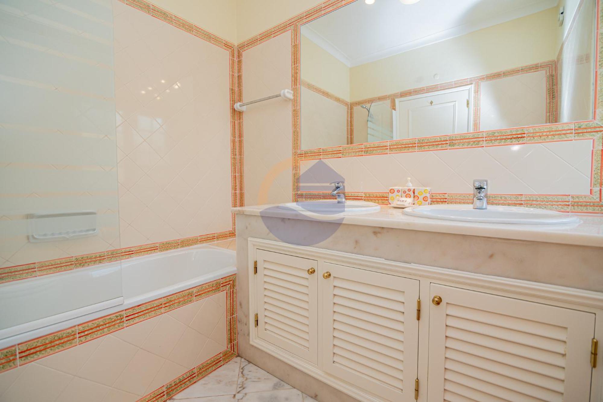 Villa Luxury Suites, Heated Outdoor Pool ปอร์ติเมา ภายนอก รูปภาพ
